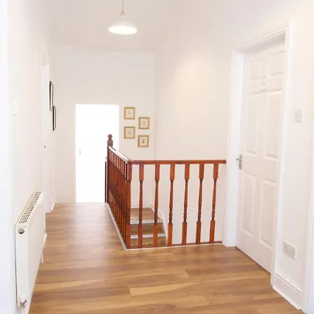 Πανσιόν Eblana House 3*