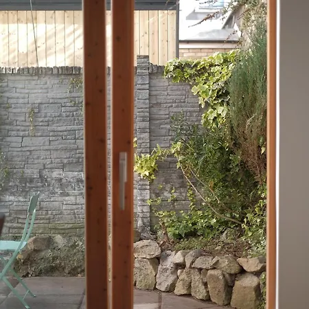 Eblana House בית הארחה