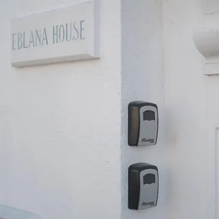בית הארחה Eblana House