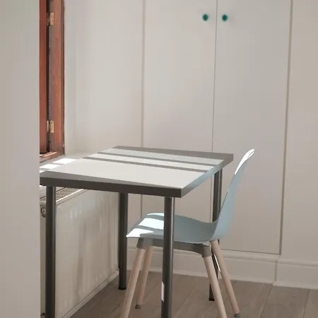 Eblana House בית הארחה 3*