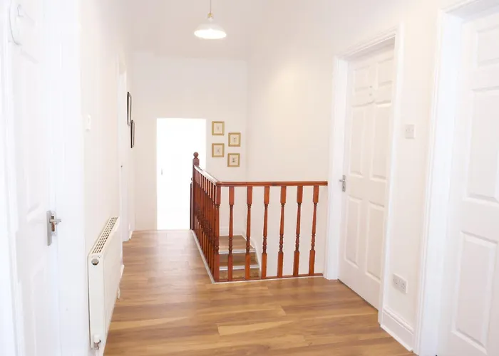 Konukevi Eblana House 3*